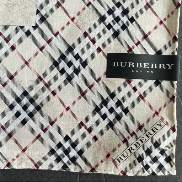Burberry London - Picture 4 of 5